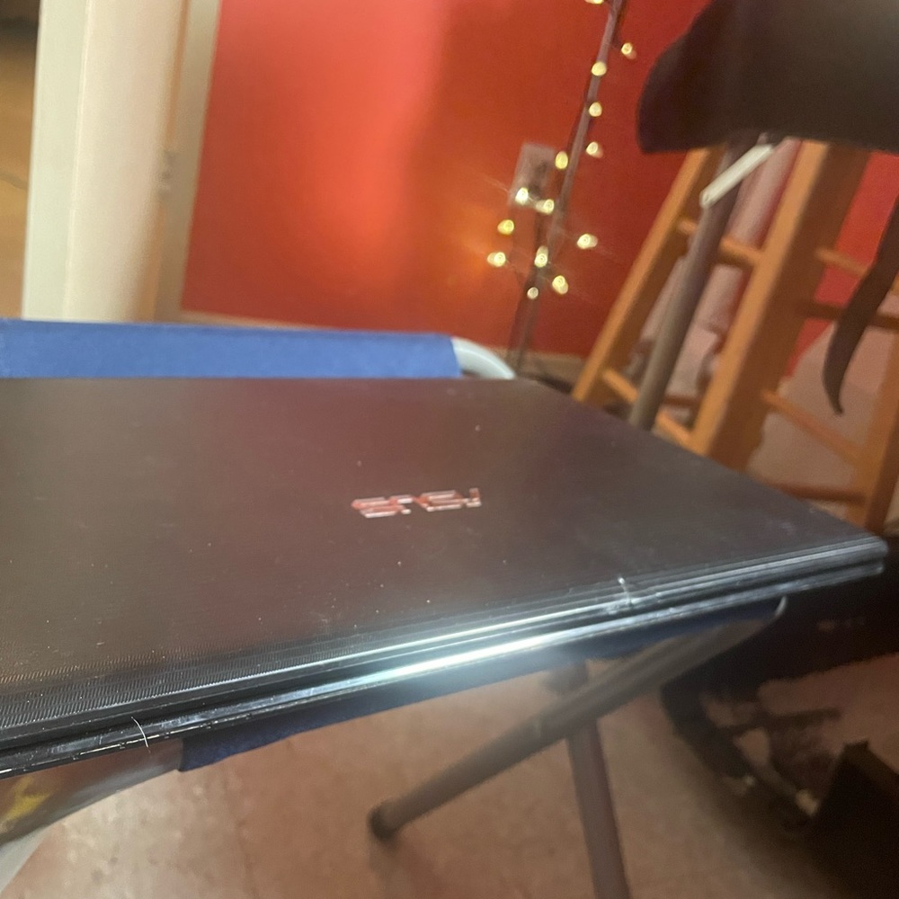 Asus laptop - Picture 3 of 3